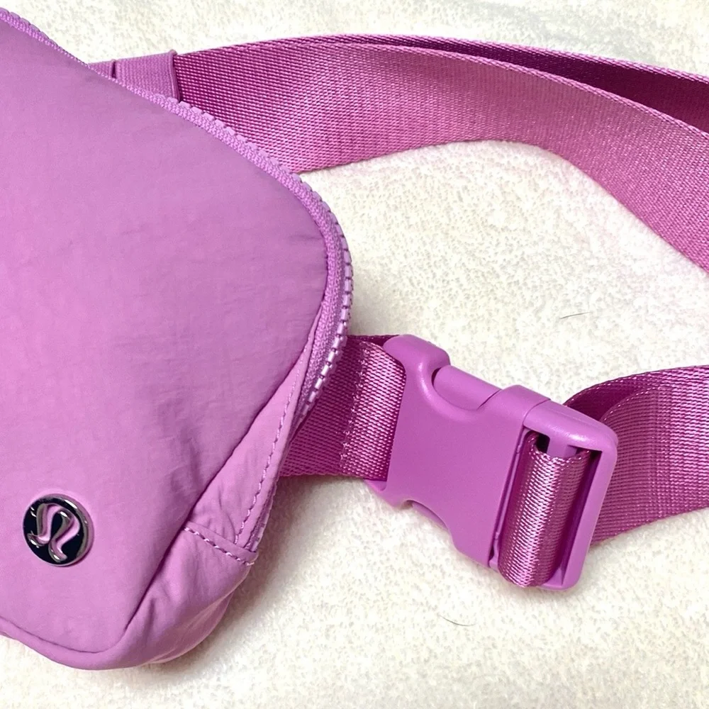 NEW Lululemon belt bag Dahlia mauve